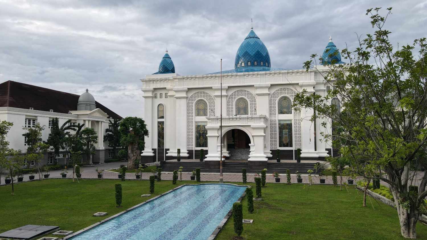 Baitul Munir Mosque: Where Cilacap's Spirit of Faith Unites